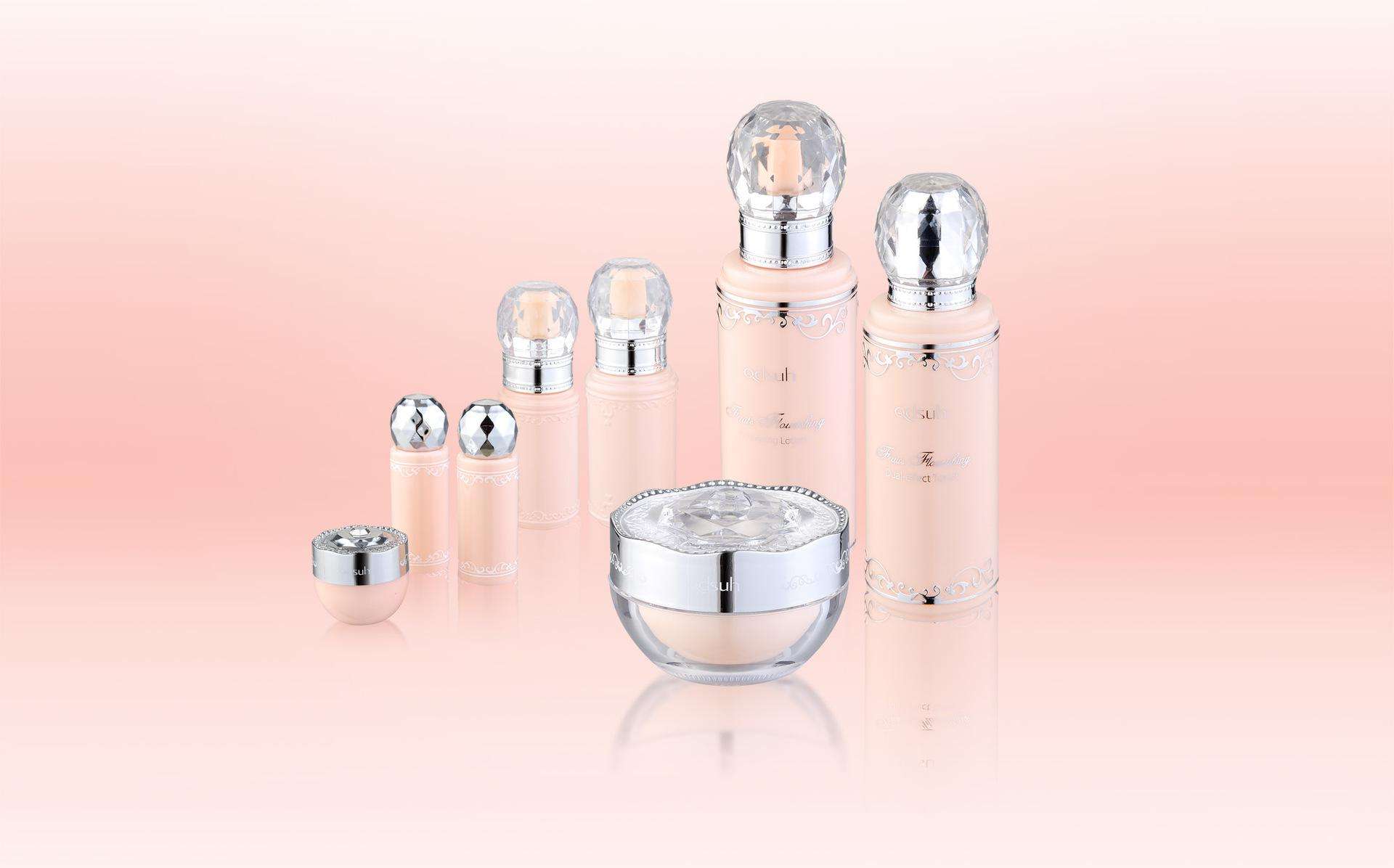 人因工程學(xué)在化妝品類包裝設(shè)計(jì)中的應(yīng)用研究 人因工程學(xué)在化妝品類包裝設(shè)計(jì)中的應(yīng)用研究